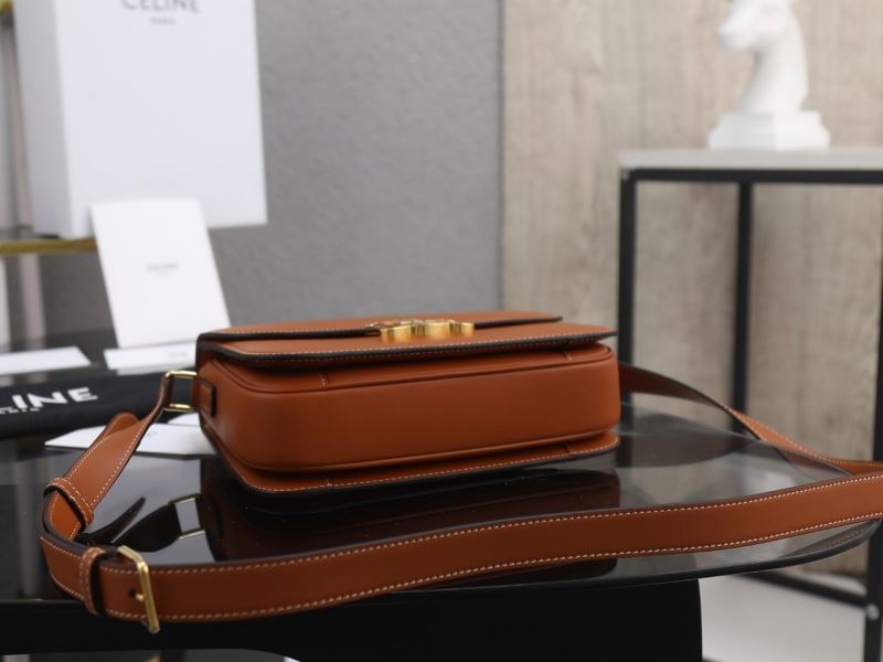 Ce1i*e triomphe bags